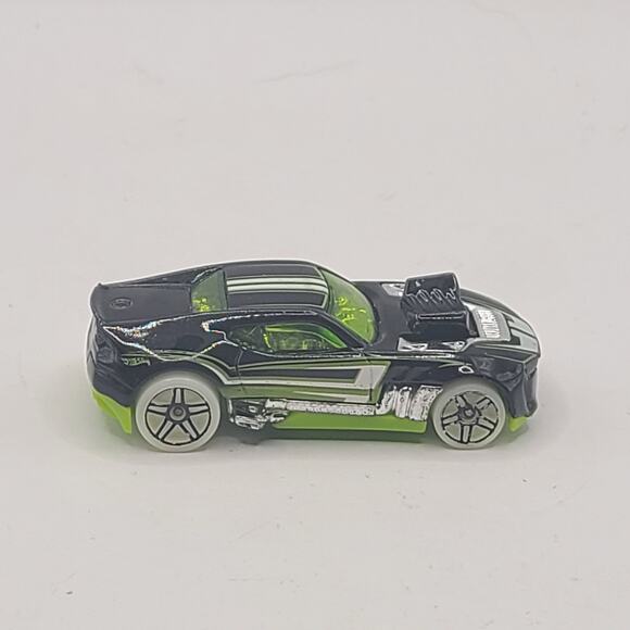 2010 Mattel Hot Wheels HW Twinduction Car Black Green Tint and Base - Picture 1 of 5